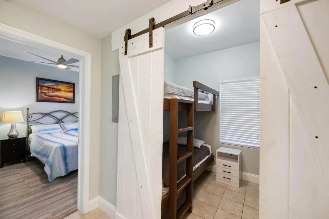 Laketown Wharf! Sleeps 9 - Resort Beach Condo, Stunning Ocean Views! By Dolce Vita Getaways Pcb Panama City Beach Holiday home